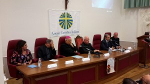 Il Tavolo con mons. Bertolone e mons. Bianchi